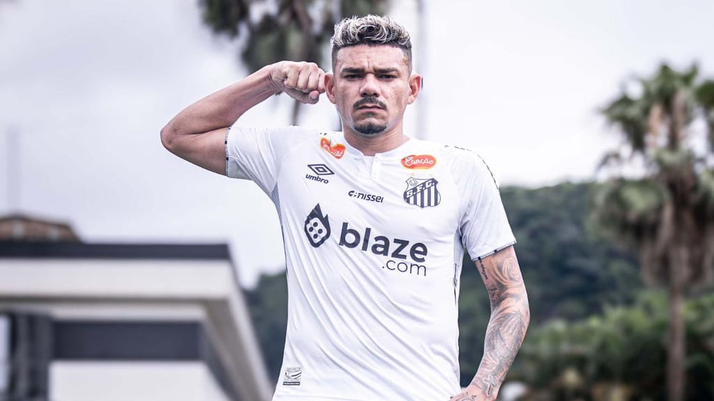 Tiquinho Soares rescinde contrato com o Santos por incumprimento salarial