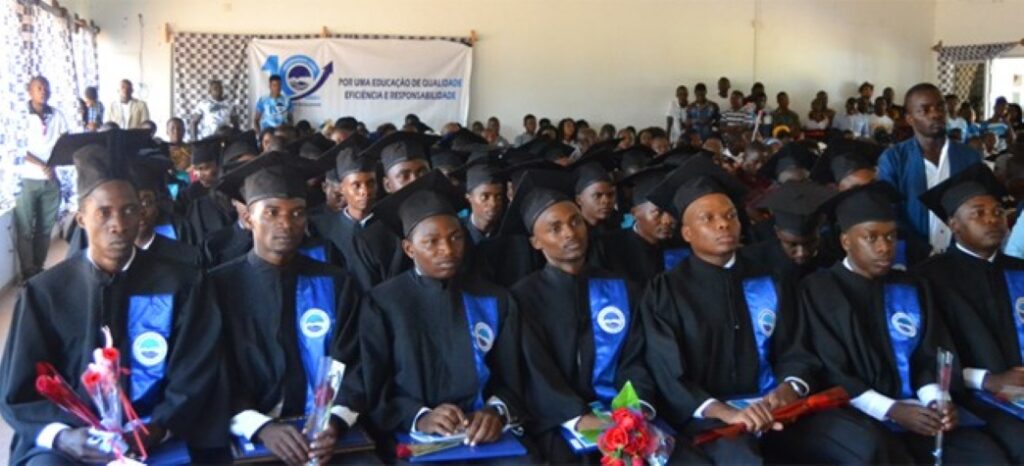 Universidade Lúrio realiza cerimónia de graduação para 136 novos profissionais em Pemba