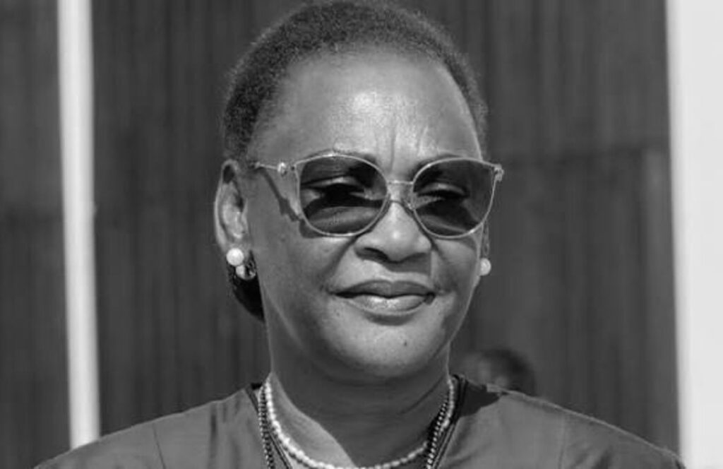 Retrato de Ana Rita Sithole, figura política e antiga deputada.