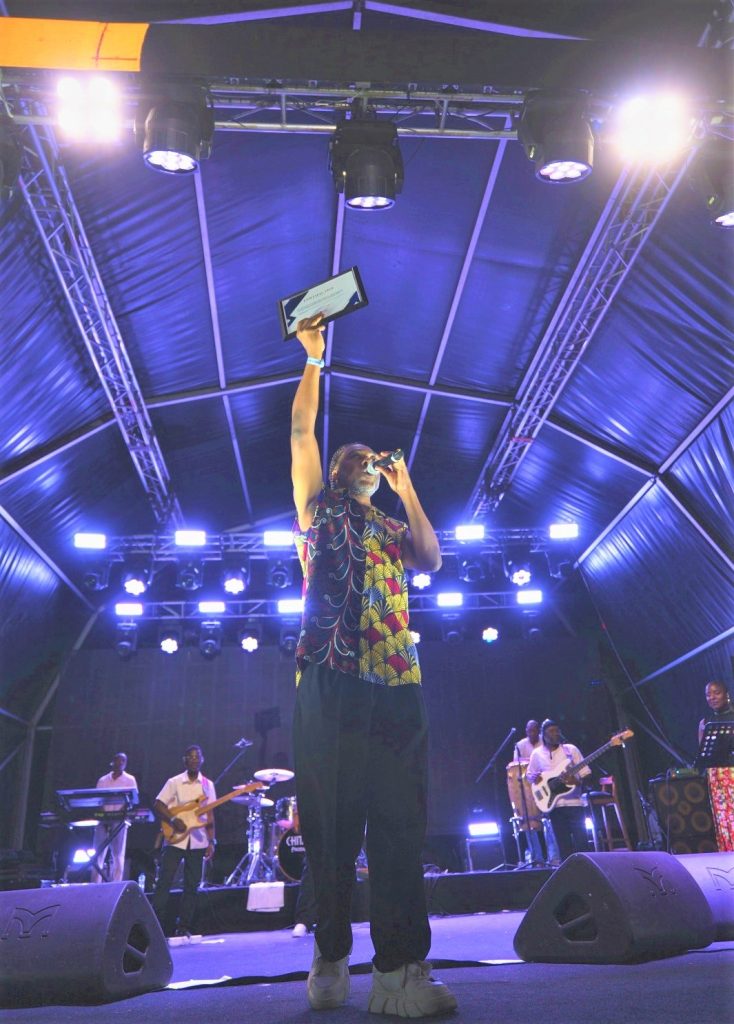 Público presente na nona edição do Festival Nostalgia no campus da UEM